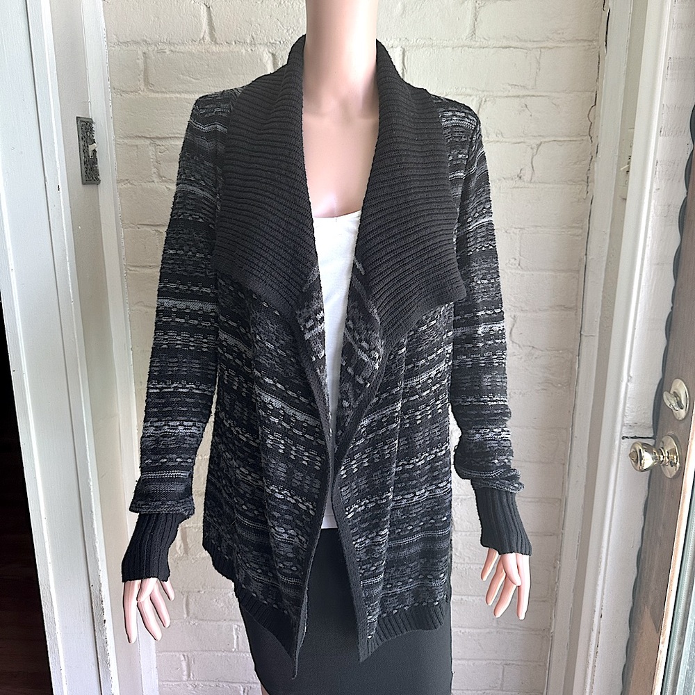 Caslon size large black and gray comfy holiday print winter cardigan